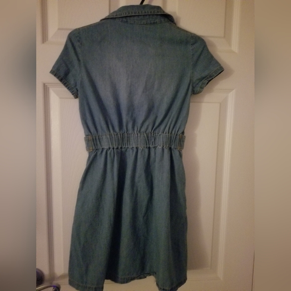 🎀Pre-owned GUESS Girls Denim dress. Color: Light Blue wash. Size: 10🌟 - Picture 2 of 6